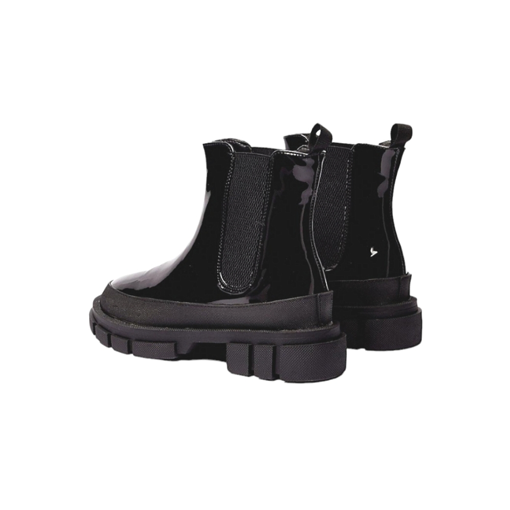 NWOT Truffle Collection Shiny Patent Lug Sole Chunky Black Chelsea Boots